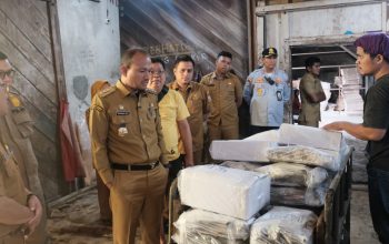 Pastikan Hak Pekerja Terpenuhi, Wali Kota Tanjungbalai Monitoring Pembayaran THR di Teluk Nibung