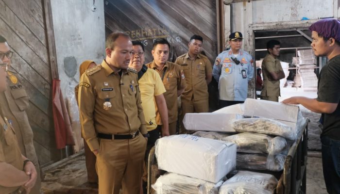 Pastikan Hak Pekerja Terpenuhi, Wali Kota Tanjungbalai Monitoring Pembayaran THR di Teluk Nibung