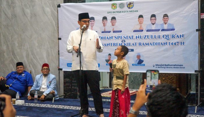 Kunjungi Masjid Baiturrahman, Wali Kota Medan Ajak Generasi Muda Jadikan Masjid Sebagai Benteng Menghalau Bahaya Gadget dan Narkoba