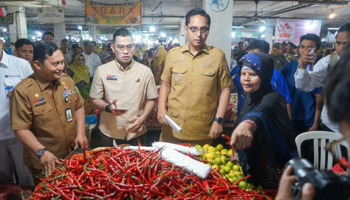 Pantau Pasar Jelang Idulfitri, Wali Kota Medan Pastikan Stok Aman dan Harga Stabil