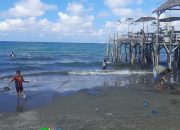 Pemandangan Alam Manjakan Mata di Pantai Ujong Blang