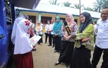 Layanan Perpustakaan Keliling untuk Pelajar Ditinjau Bunda Literasi Kabupaten Asahan