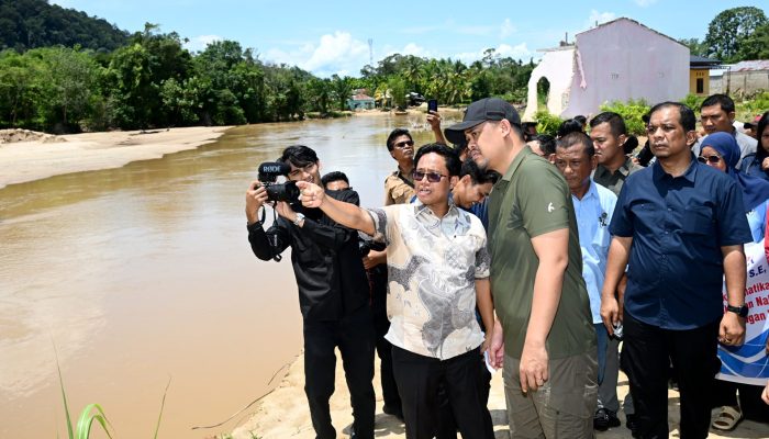 Gubernur Sumut Tinjau Sempadan Sungai Sibuluan, Pastikan Rekonstruksi Tanggul dan Hunian Warga Dipercepat