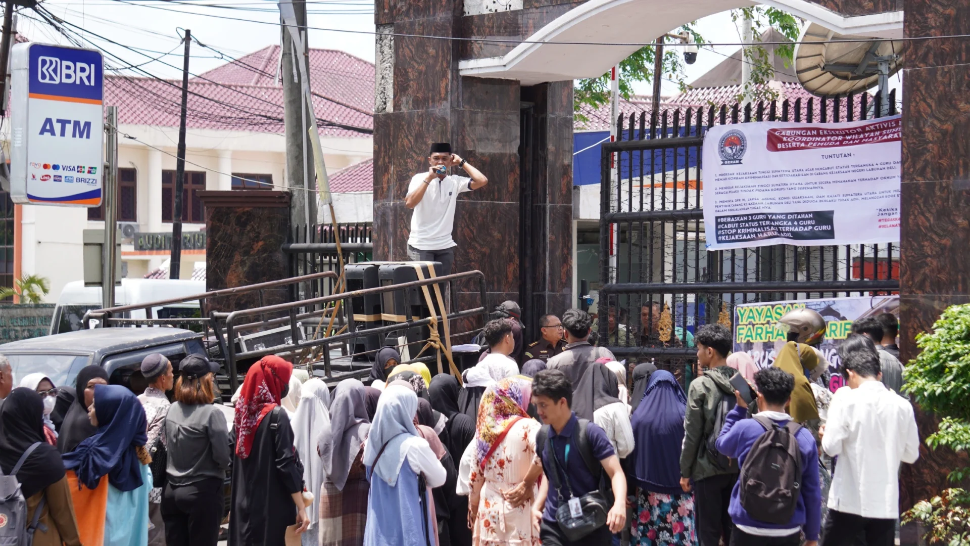 guru honorer dana BOS