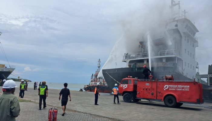 Asap Muncul di Kapal KM Bintang Mas HSB 7, Pelindo Pastikan Operasional Pelabuhan Belawan Tetap Normal
