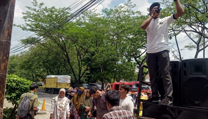 Demo di Kejati Sumut, Massa Tuntut Pembebasan 3 Guru Honorer Tersangka Kasus Dana BOS