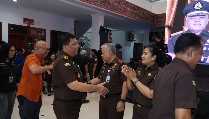 Suasana Haru Iringi Perpisahan Harli Siregar dari Kejati Sumut, Kini Bertugas di Kejagung