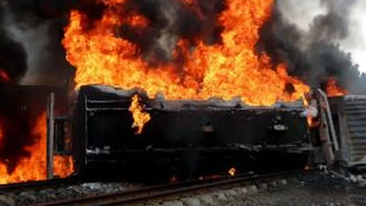 kecelakaan kereta bekasi 2026