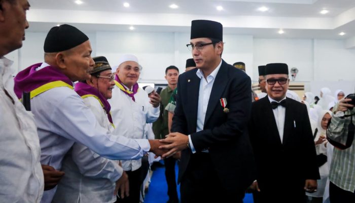Tepung Tawar Warnai Pelepasan 1.883 Calon Jemaah Haji Medan