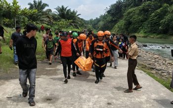 Dua Pelajar SMA yang Hanyut di Sungai Bingei Ditemukan Tim SAR Gabungan