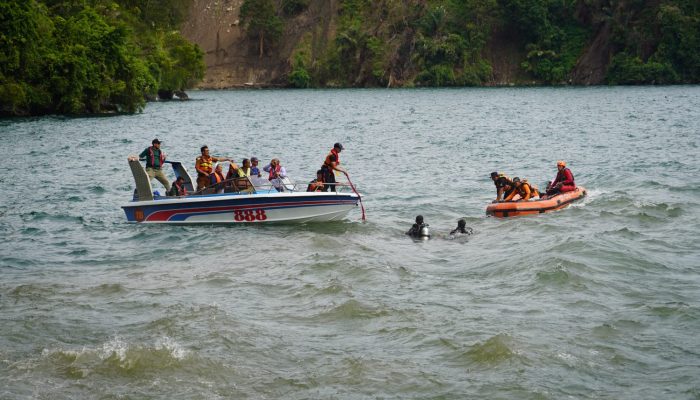 Upaya Pencarian Korban Tenggelam di Situmurun Toba Masih Berlanjut