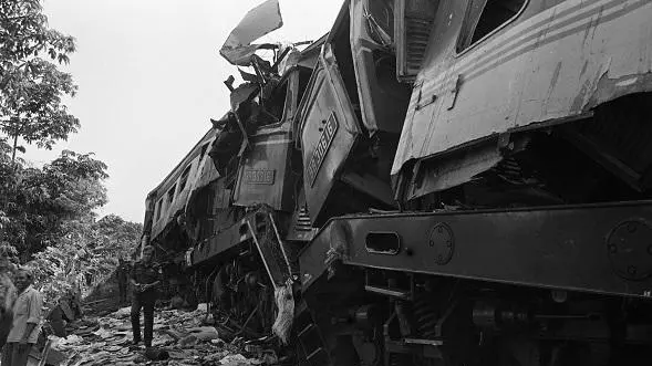 kecelakaan kereta bekasi 2026