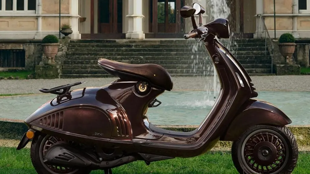 Vespa 946 Horse