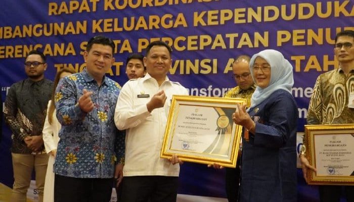 Baitul Mal Aceh Raih Penghargaan Kependukbangga Dukung Program Prioritas Presiden Menuju Indonesia Emas 2045 dan Aceh Bereh