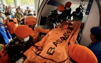 Tiba di RS Bhayangkara Kalbar, 8 Jenazah Korban Helikopter PT Matthew Air Langsung Diidentifikasi