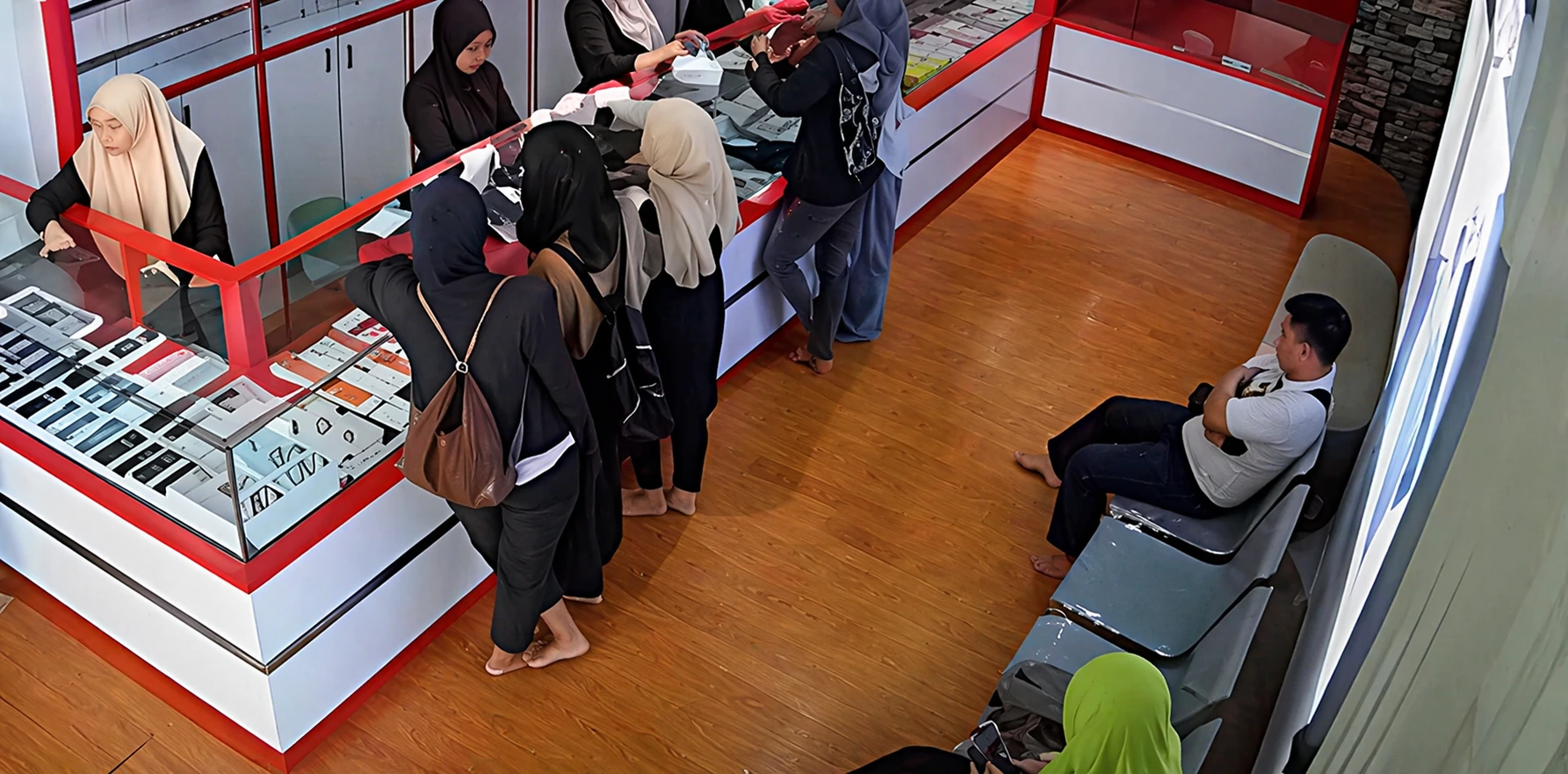 penyanderaan toko HP Medan terekam CCTV saat wanita menyandera pegawai toko handphone di Sumatera Utara