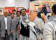 9 WNI relawan Global Sumud Flotilla saat bersama KJRI Istanbul usai ditahan Israel dalam perjalanan menuju Gaza.