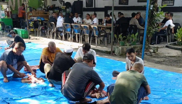 Forum Jurnalis Medan Sembelih 4 Hewan Kurban, Daging Dibagikan untuk Wartawan dan Pasukan Melati