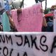 demo Kejati Sumut di Medan, massa Aliansi Masyarakat Cerdas melakukan aksi unjuk rasa menuntut pemeriksaan oknum jaksa