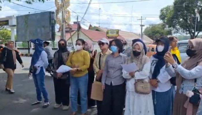 34 Bhayangkari Datangi DPRD Padangsidimpuan, Tuntut Keadilan Kasus Gadai SK Rp 10,2 Miliar