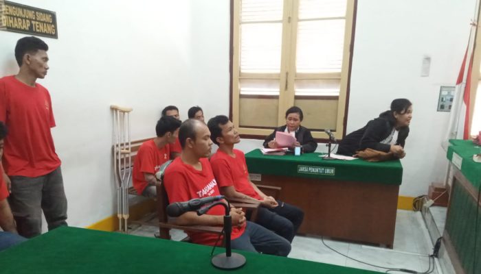 Empat Pencuri Besi Proyek Stadion Teladan Dituntut 3 Tahun Penjara