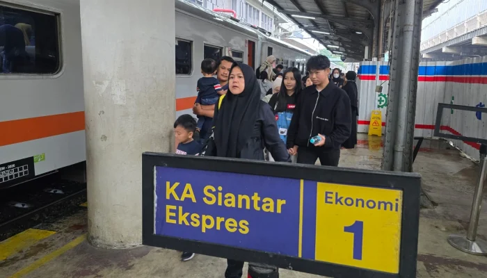 Penumpang KA Siantar Ekspres Membludak Saat Libur Panjang, Okupansi 127 Persen