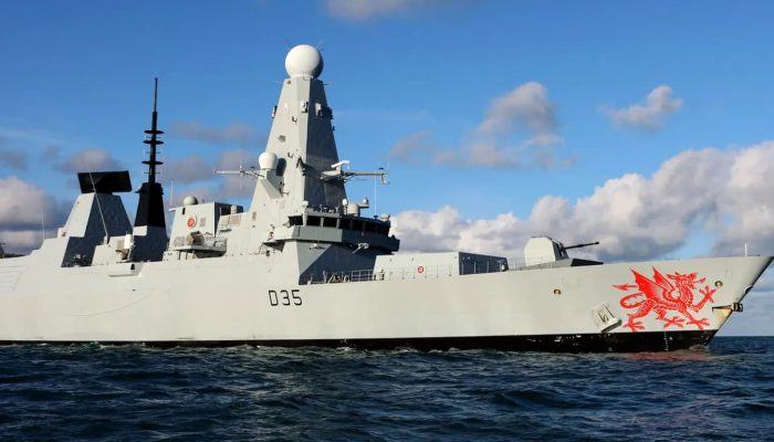 Situasi Memanas, Kapal Perang Inggris HMS Dragon Siaga di Selat Hormuz