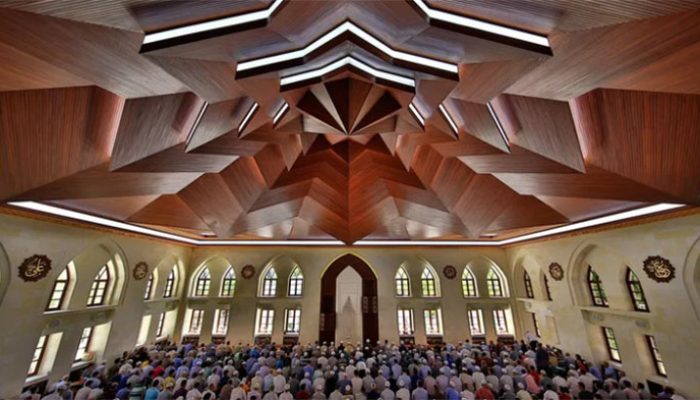 Khutbah Jumat 22 Mei 2026: Jangan Iri Hati Ketika Orang Lain Lebih Sukses