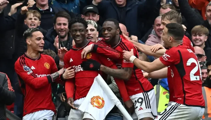 Mainoo Jadi Penentu! Manchester United Tumbangkan Liverpool 3-2, Tiket Liga Champions Terkunci