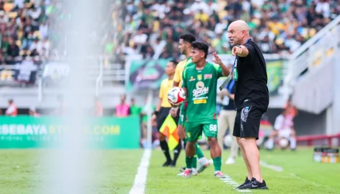 Persebaya Bungkam Persik 5-0, Bernardo Tavares Puji Mentalitas dan Dukungan Bonek