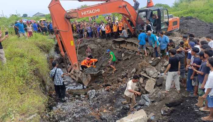 Dua Pekerja Tertimbun Longsoran di Area PT Gunung Gahapi Ditemukan Tim SAR Gabungan