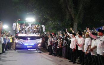 Wali Kota Tanjungbalai Lepas 131 Jemaah Haji ke Asrama Haji Medan