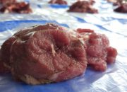 Daging Kurban Dikemas Plastik Kresek Diyakini Berbahaya bagi Kesehatan, Ini Alasannya