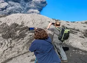 Erupsi Gunung Dukono di Halmahera Utara, Maluku Utara, menyebabkan tiga pendaki meninggal dunia saat aktivitas vulkanik meningkat pada Jumat 8 Mei 2026.
