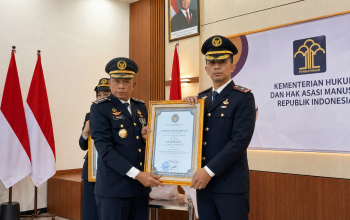 Andi Surya penghargaan