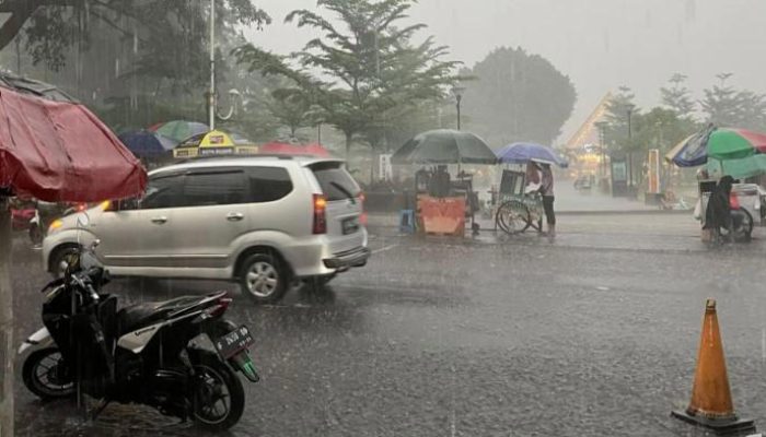 Kenapa Ya Bulan Ini Pagi Panas, Sore Hujan? Ini Kata BMKG