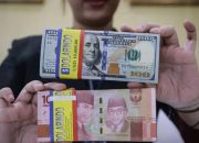 Rupiah Ditutup Menguat ke Rp 17.654 per Dolar AS, Pasar Respons Positif Kenaikan Suku Bunga BI