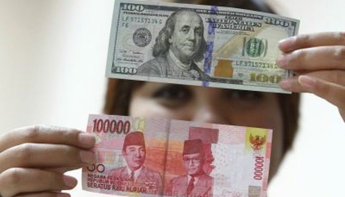 Nilai Tukar Rupiah Ditutup Melemah 0,17% Bersandar di Level Rp17.424 Per Dolar AS