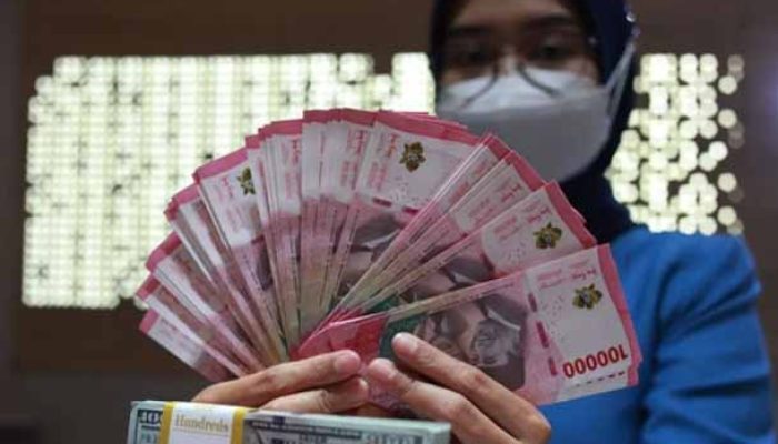 Analis Pasar: Nilai Tukar Rupiah Berpotensi Menuju Rp 18.000 per Dolar AS Dalam Jangka Pendek