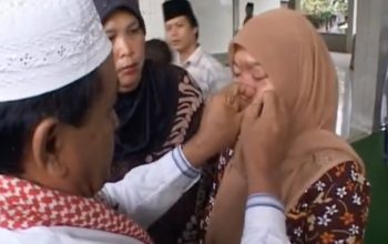 Sodet Toh Tradisi Iduladha Pengobatan Alternatif Penyakit Tompel atau Toh, Sodet dengan Jarum Emas