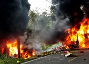 update kecelakaan bus ALS Muratara kondisi bus terbakar setelah tabrakan di Karang Jaya Musi Rawas Utara Sumatera Selatan