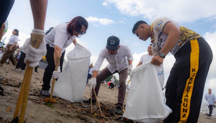 DANA dan KKP Perkuat Komitmen Blue Economy melalui Aksi Bersihkan Pantai