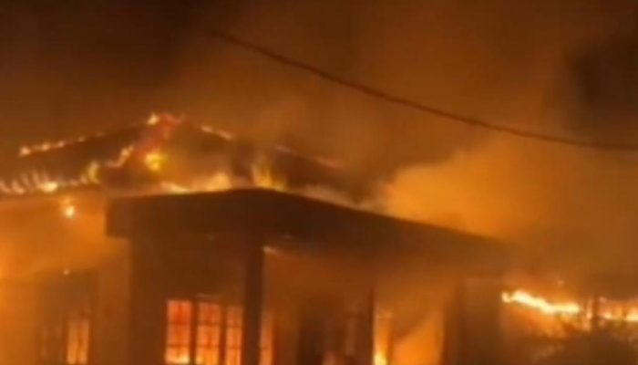 Massa Bakar Fasilitas PT Angrinas Palma Nusantara, Dipicu Kematian Luis David Hutabarat