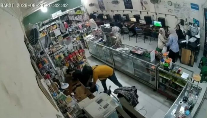 Pria Bersenjata Tajam Rampok BRILink di Serdang Bedagai