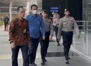 Terjaring OTT KPK, Bupati Muara Enim Edison Bungkam di Gedung Merah Putih