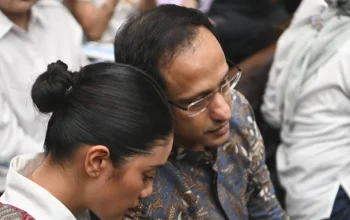 Nadiem Makarim Banding