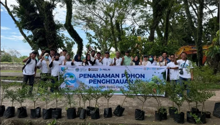 PELNI Tanam Ratusan Pohon dan Daur Ulang Life Jacket Jadi Sepatu, Perkuat Komitmen Lingkungan