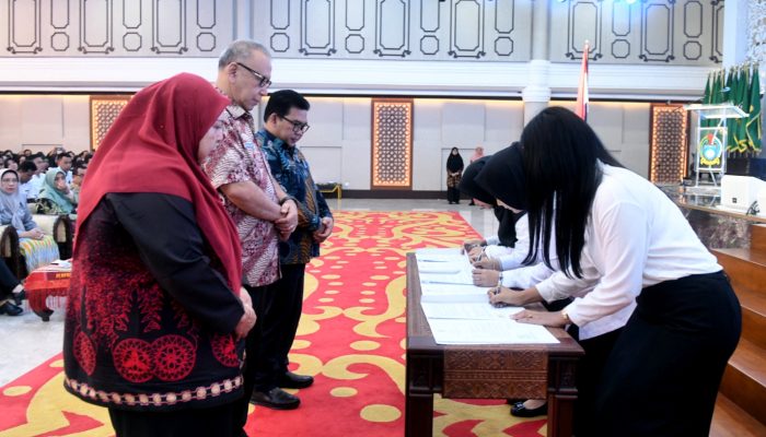 Mendagri Minta Semua Pemda Setop Rekrut Pegawai Honorer