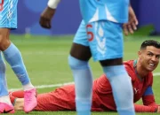 Roberto Martinez memberikan instruksi kepada para pemain Portugal saat menghadapi RD Kongo pada laga Grup K Piala Dunia 2026.