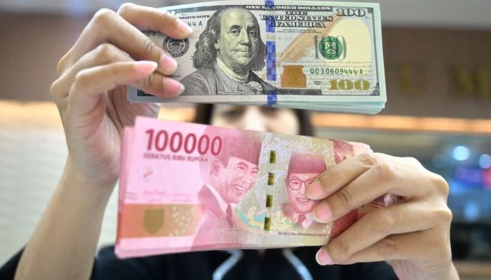 Nilai Tukar Rupiah Kembali Tertekan Lengser di Level Rp17.851 per Dolar AS